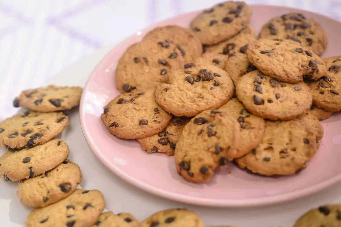 receita de cookie americano com gotas de chocolate