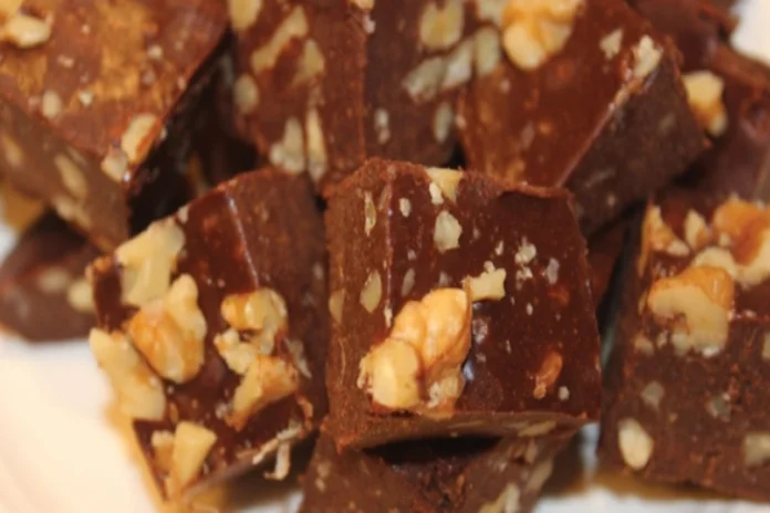 receita de fudge de chocolate e amendoim
