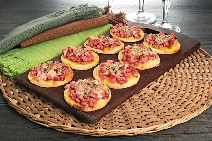 receita fácil de massa para mini pizza