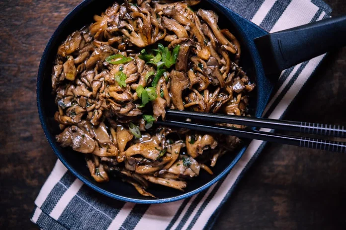 receita de shimeji na manteiga com shoyu e cebolinha