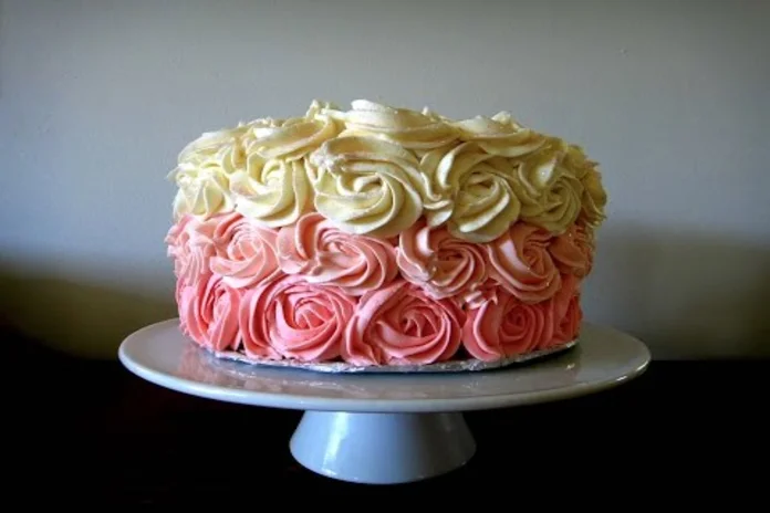 receita de bolo de aniversário simples com buttercream