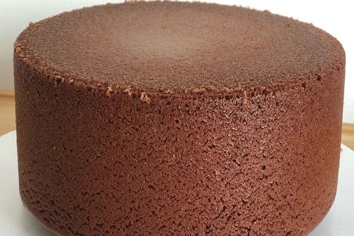 massa de bolo chiffon de chocolate