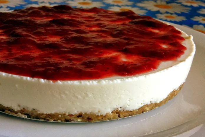 cheesecake sem glúten sem forno com cobertura de geleia