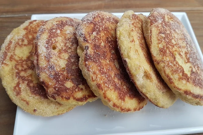pãezinhos de banana e fubá