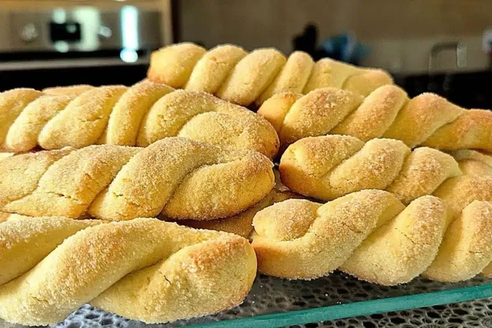 biscoitinho açucarado em formato de torcidinho